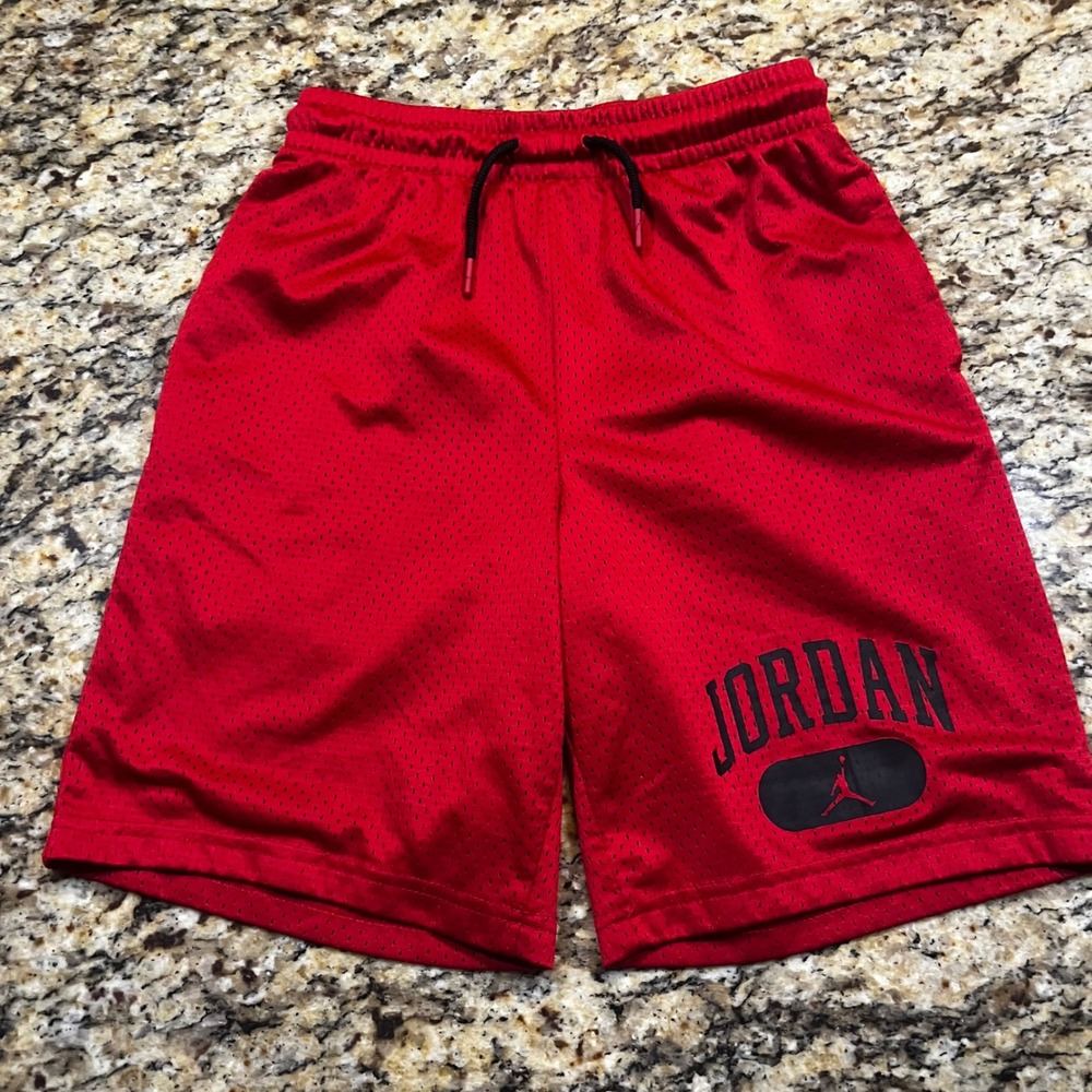 Jordan Boys Red Mesh Basketball Shorts Jumpman Logo Size Large 12-13‎ Years